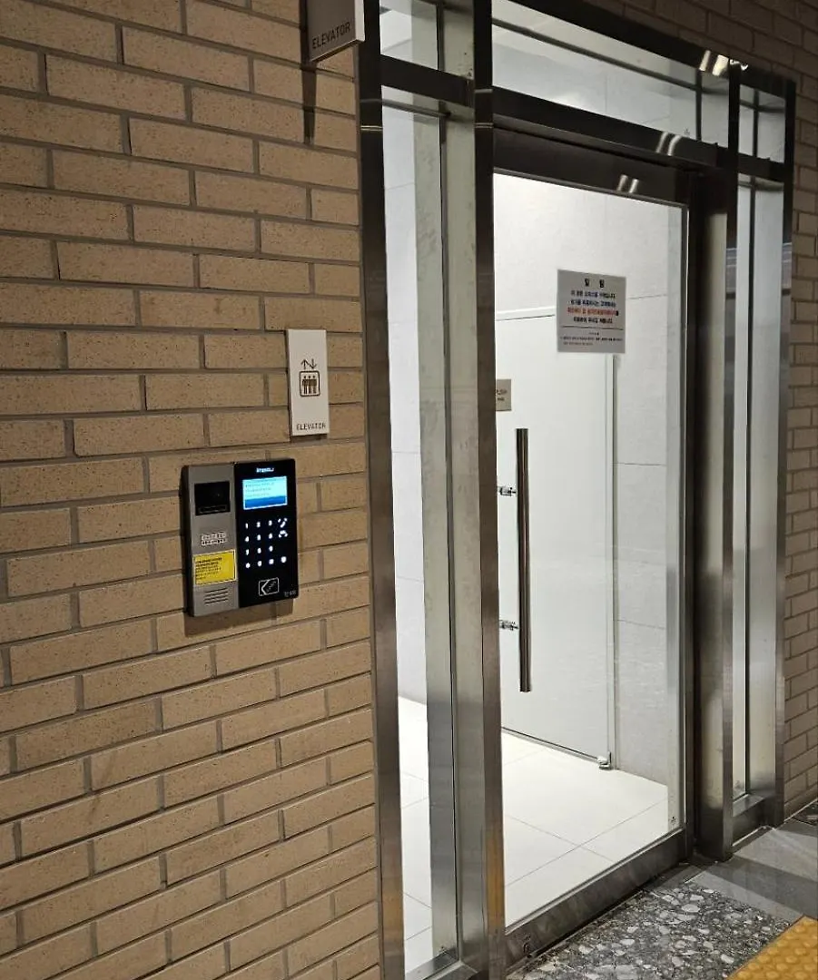 Gwangalli Tower House Apartment Busan 0*,